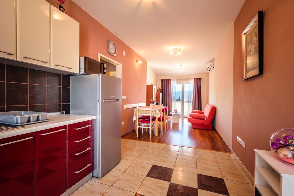 Apartments Galeb Блаце Екстер'єр фото