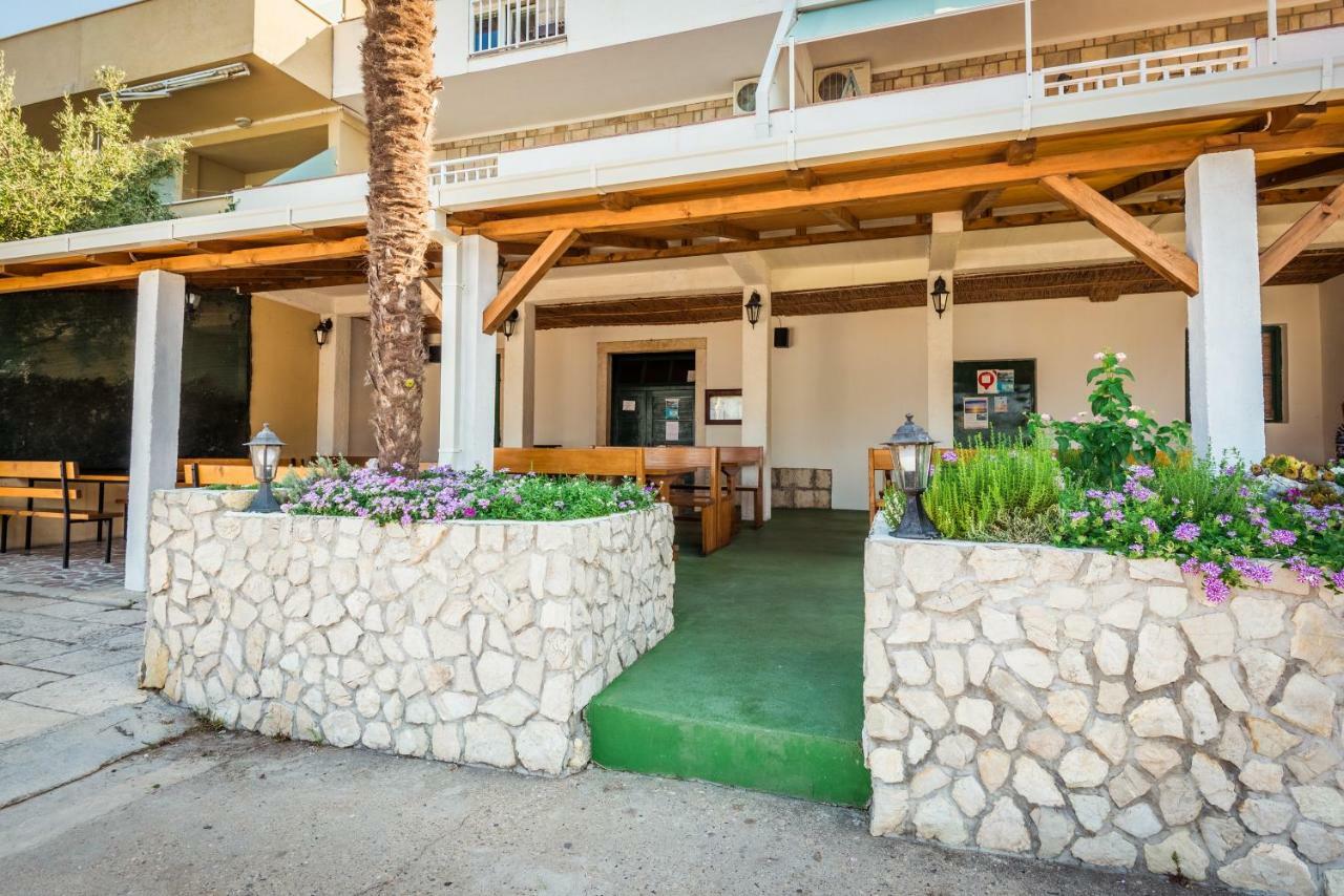 Apartments Galeb Блаце Екстер'єр фото